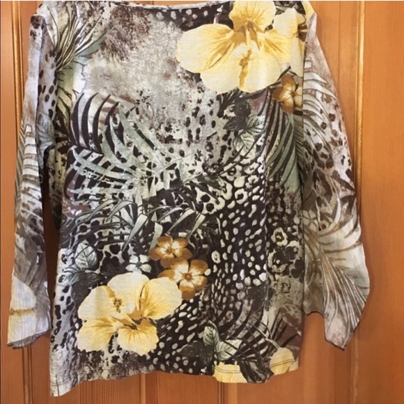 Boho top-  flowery camouflage with lace - Picture 4 of 6